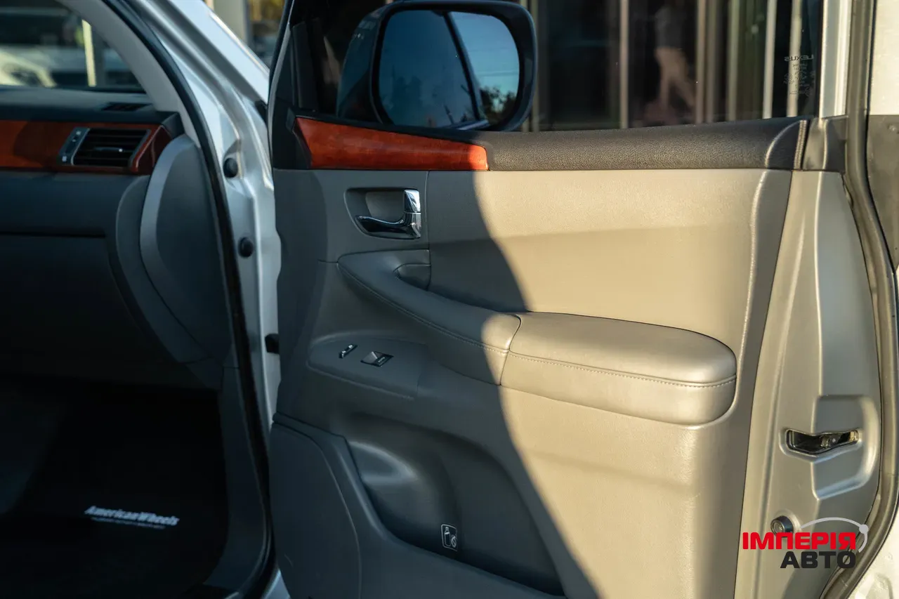 Lexus LX - фото 42