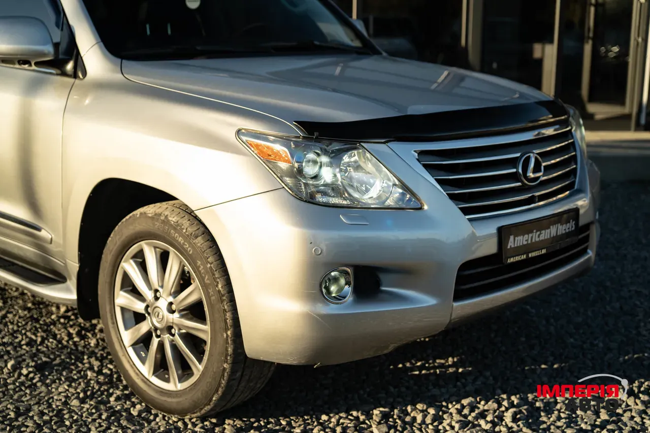 Lexus LX - фото 10
