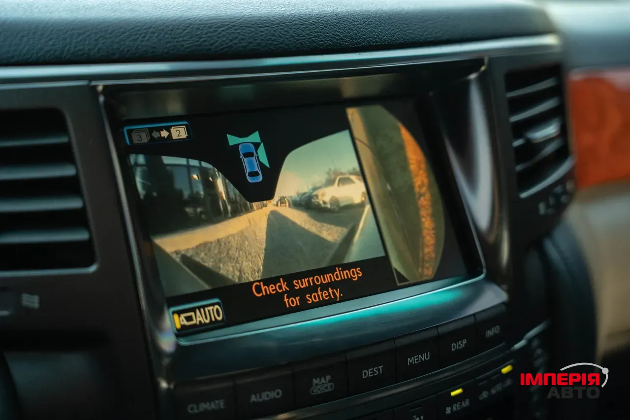 Lexus LX - фото 32