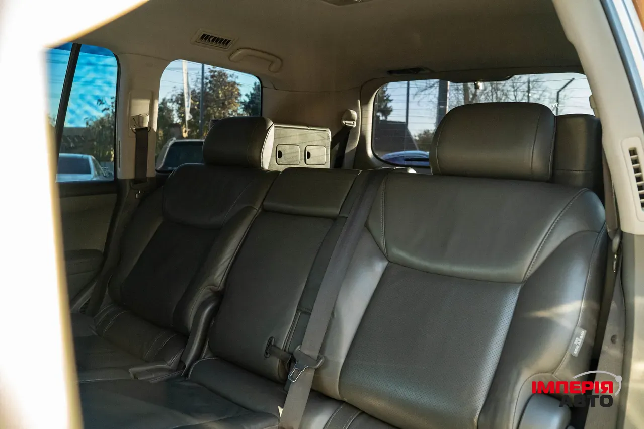 Lexus LX - фото 39