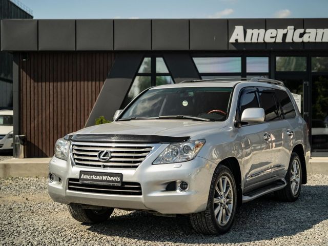 Lexus LX - фото 1