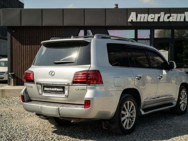Lexus LX - фото 5