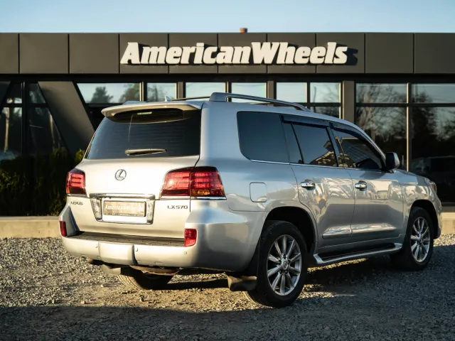 Lexus LX - фото 5