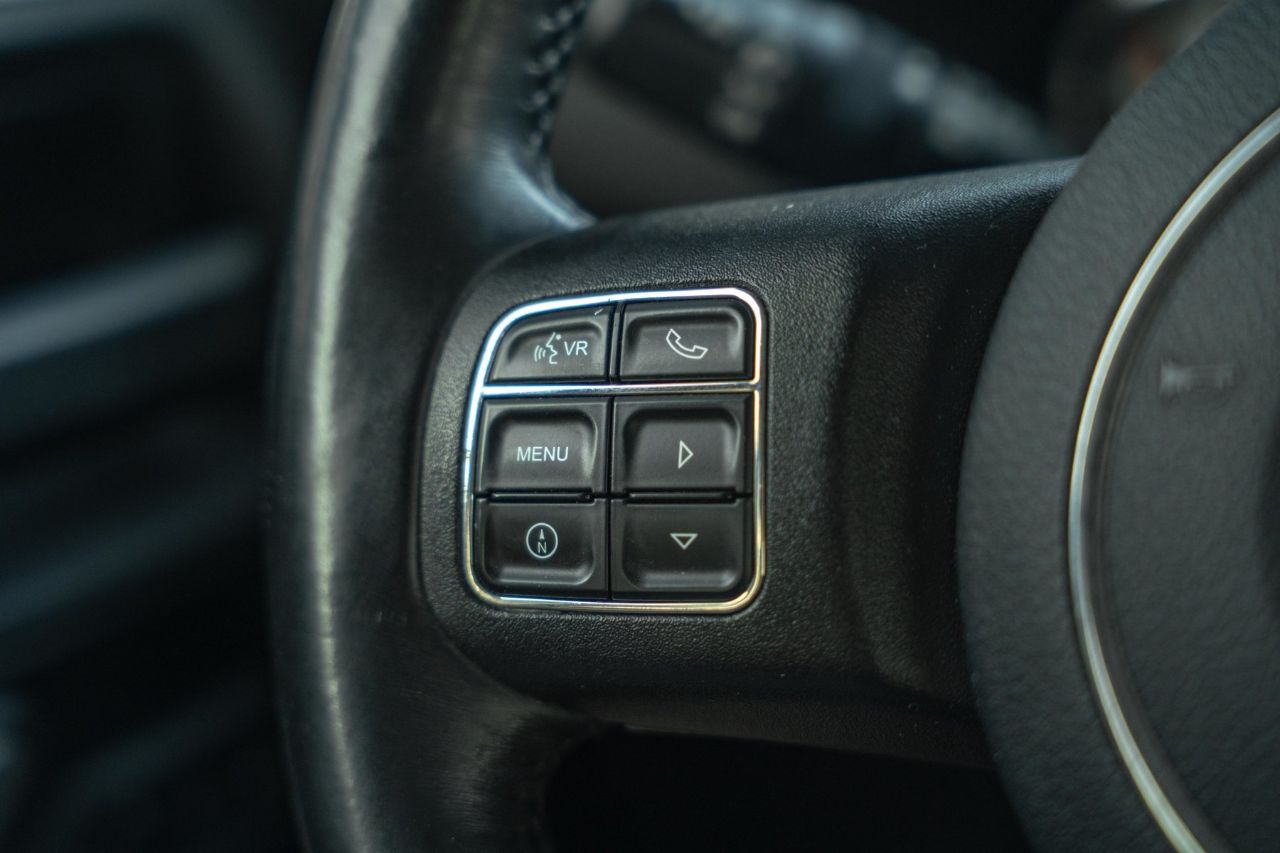 Jeep Wrangler - фото 33