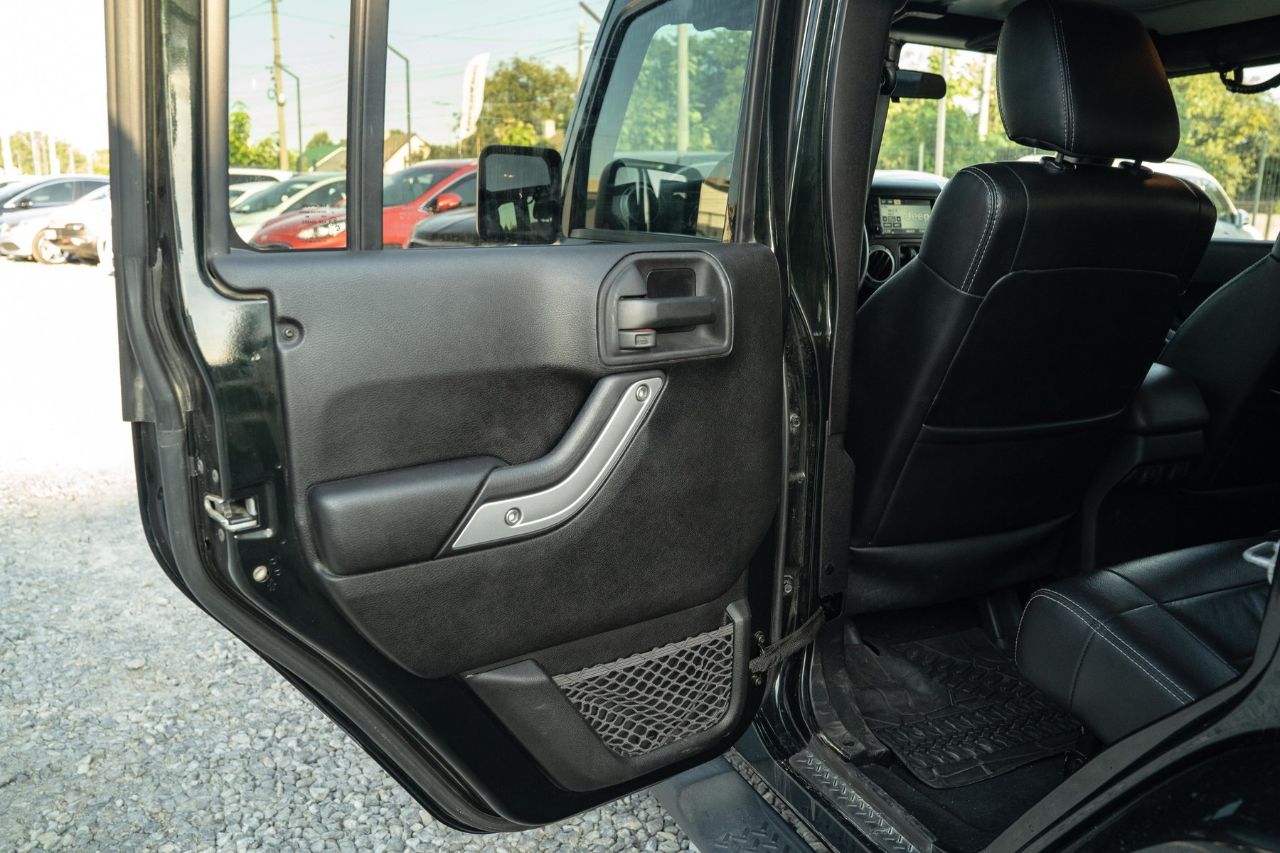 Jeep Wrangler - фото 48