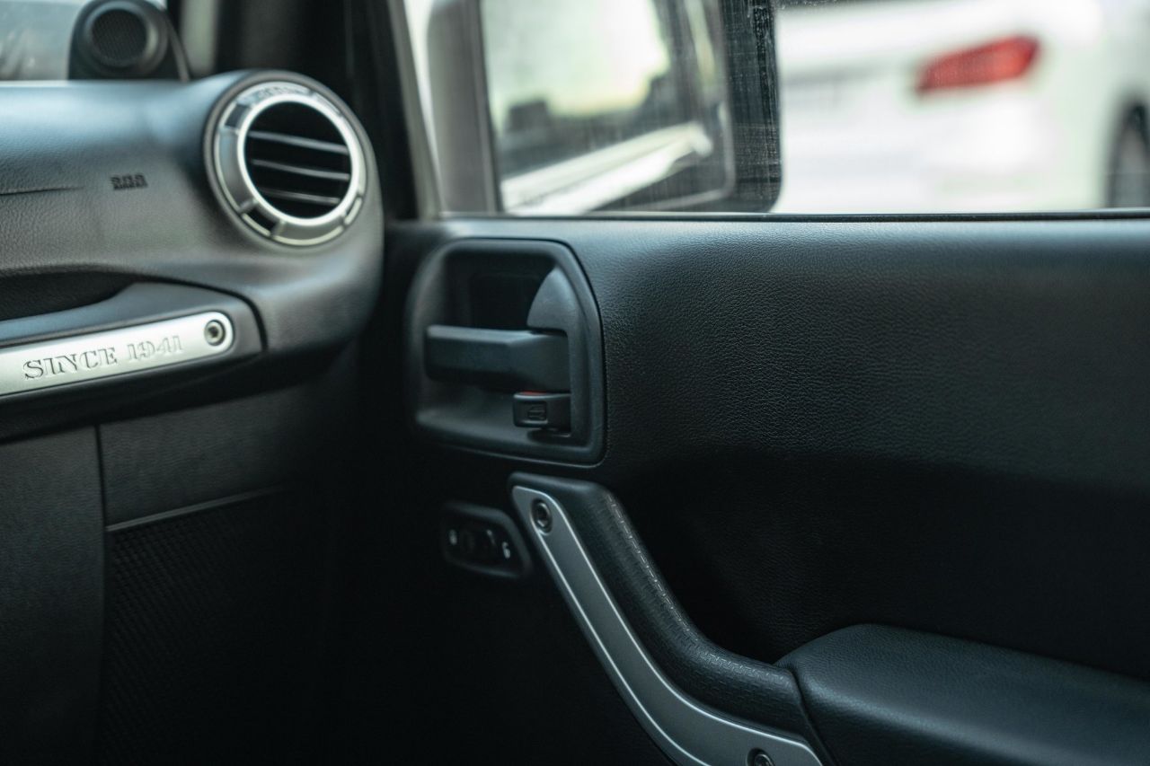 Jeep Wrangler - фото 42