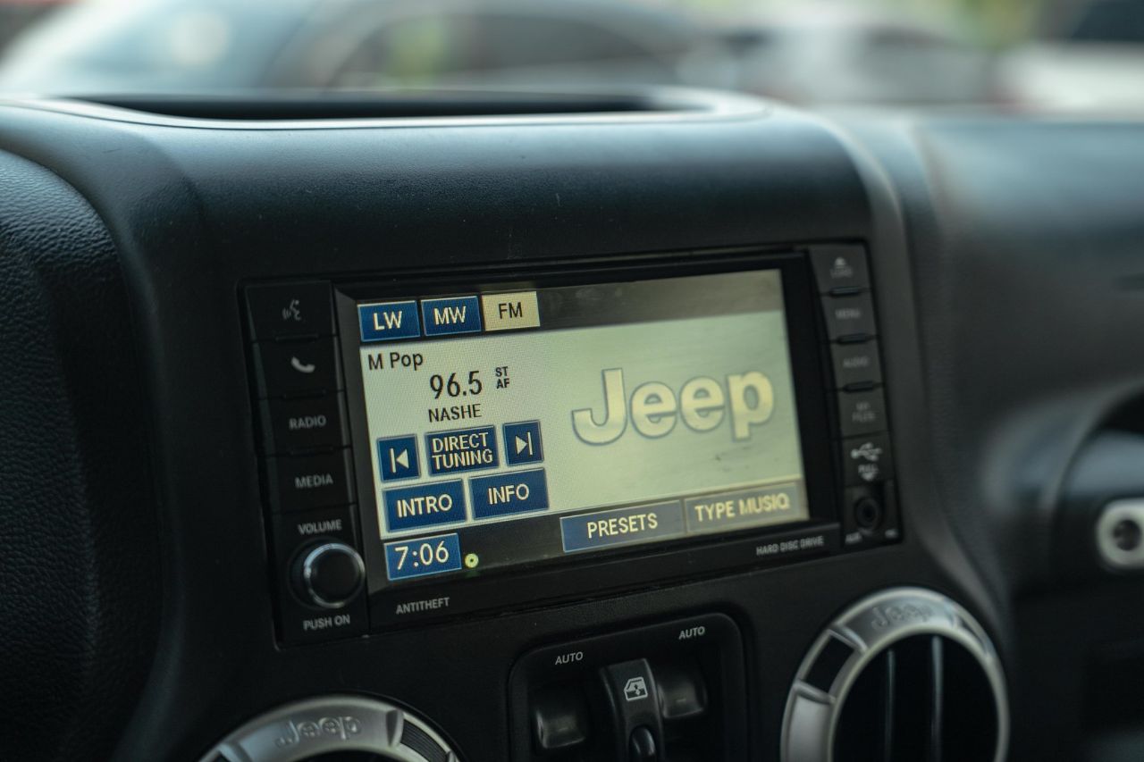 Jeep Wrangler - фото 35