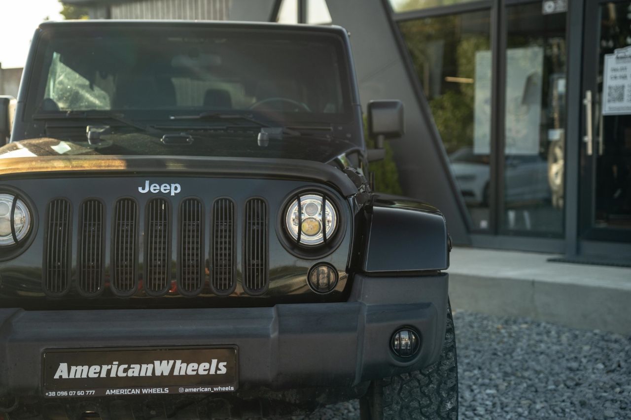 Jeep Wrangler - фото 20