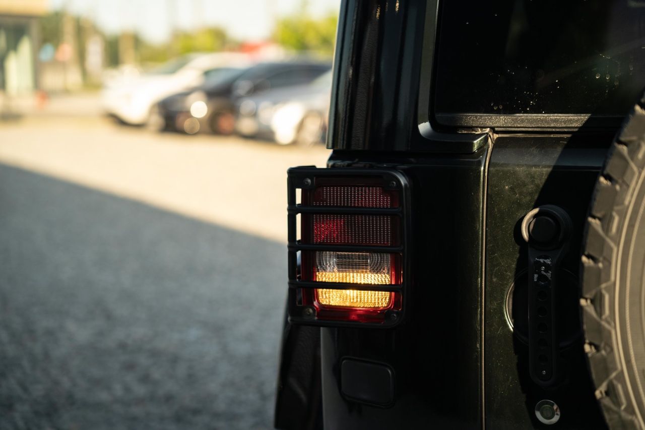 Jeep Wrangler - фото 13