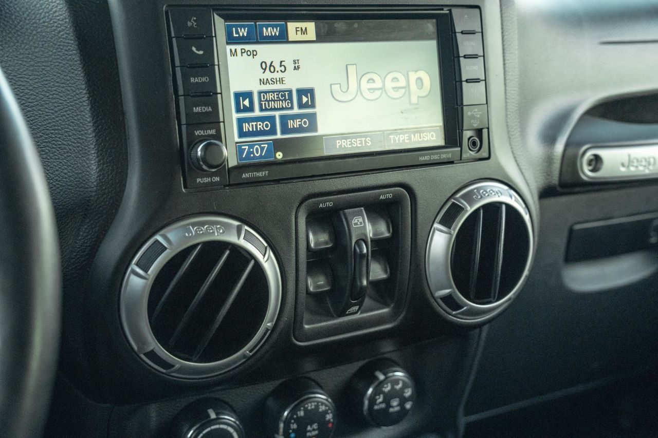 Jeep Wrangler - фото 36