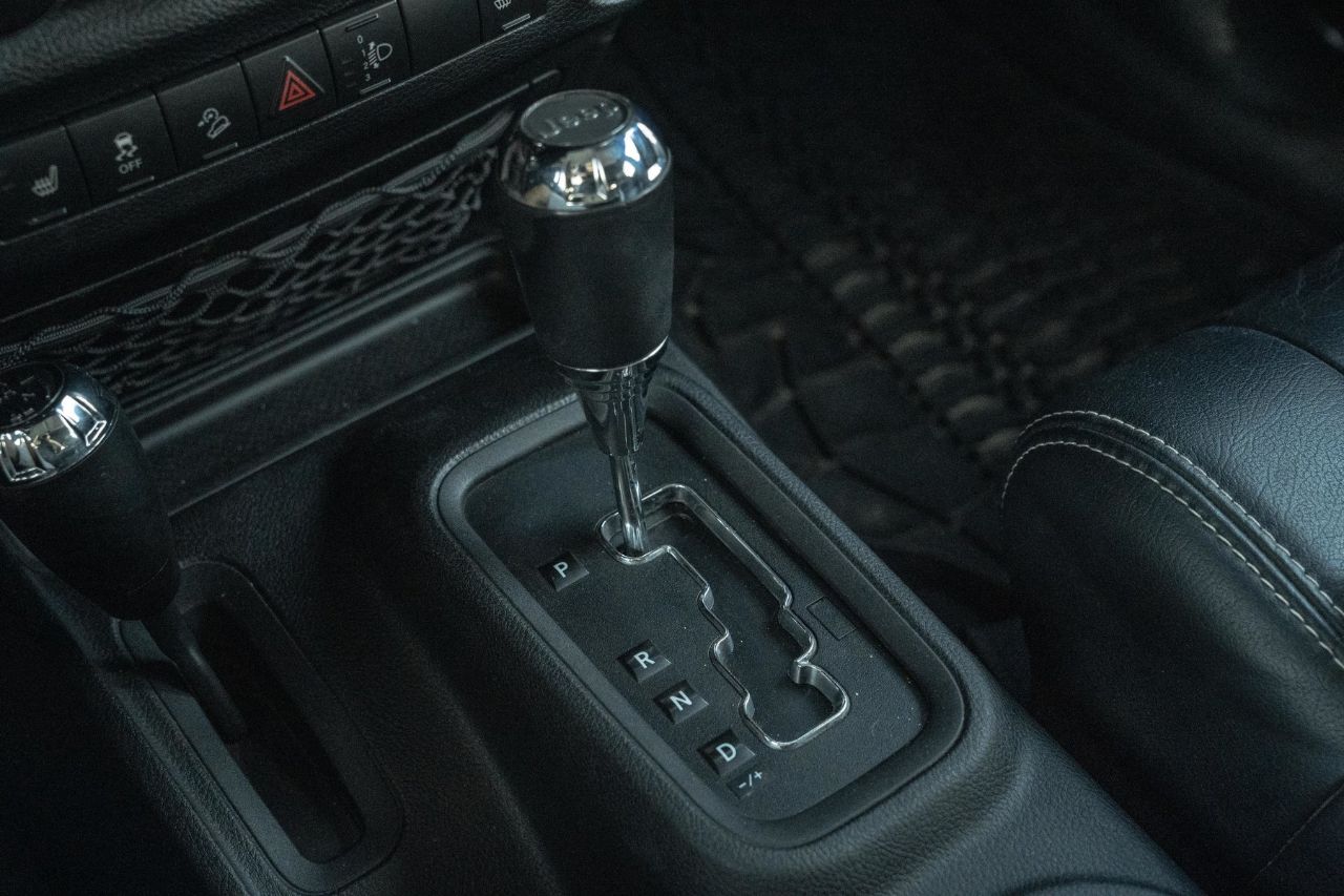 Jeep Wrangler - фото 39