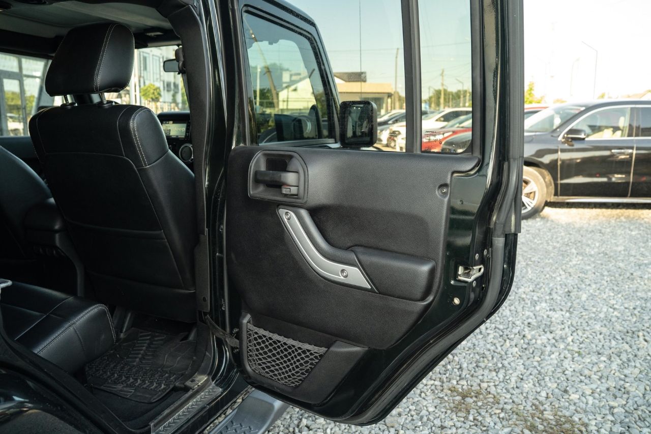 Jeep Wrangler - фото 49