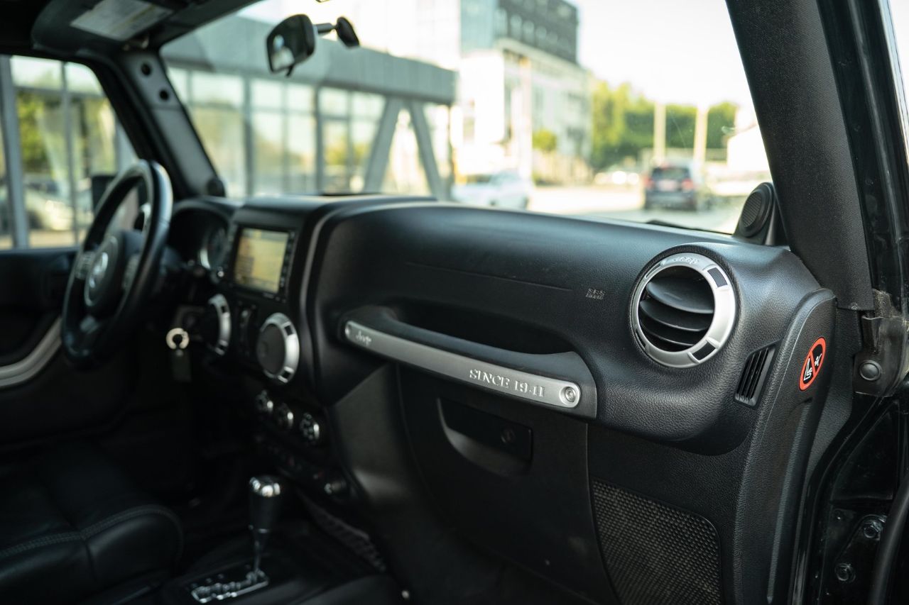 Jeep Wrangler - фото 40