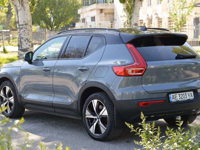 Volvo XC40 - фото 4