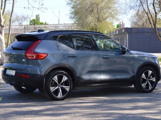 Volvo XC40 - фото 5