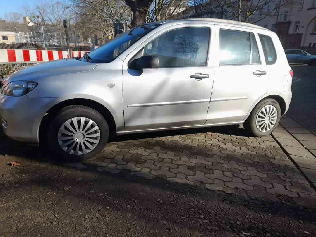 Mazda 2 - фото 3