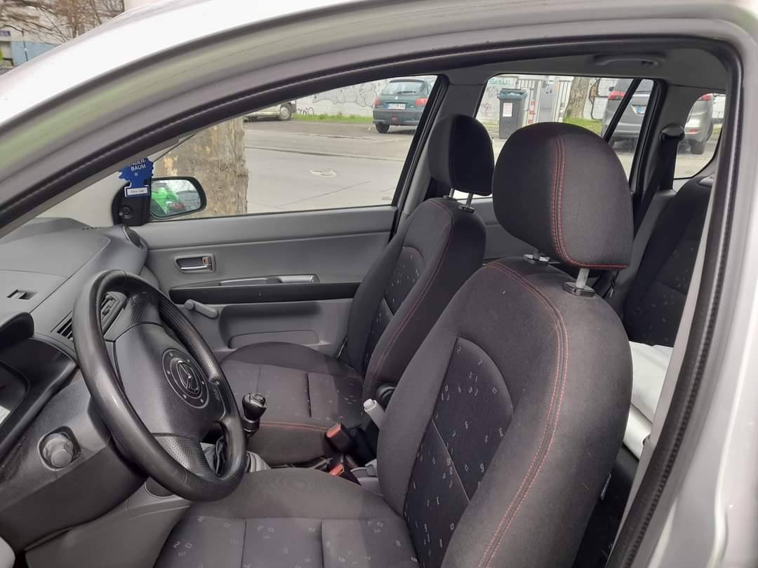 Mazda 2 - фото 8