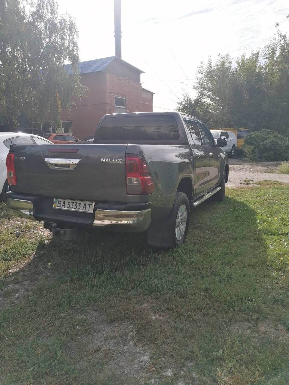 Toyota Hilux - фото 2