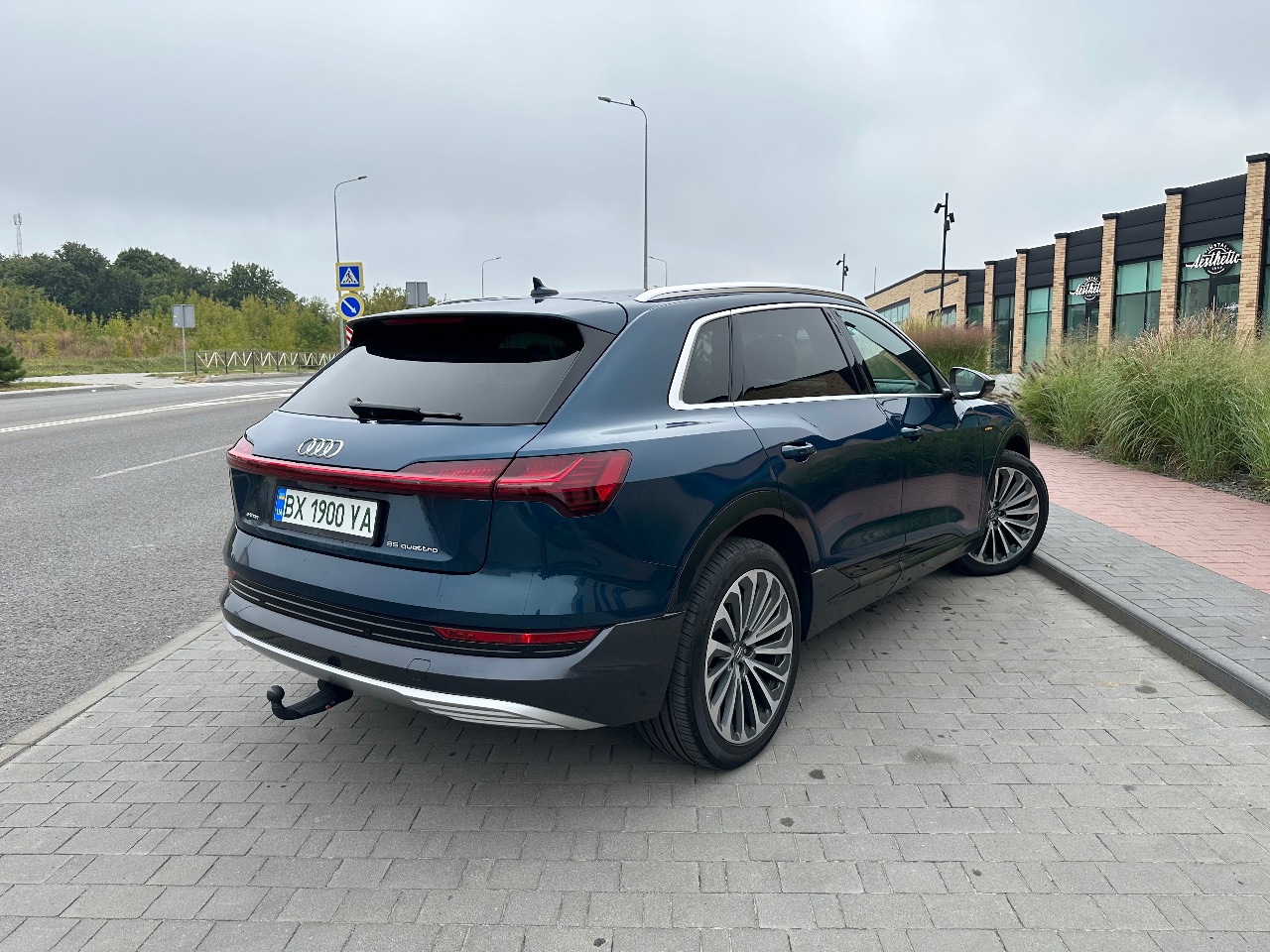 Audi e-tron - фото 23