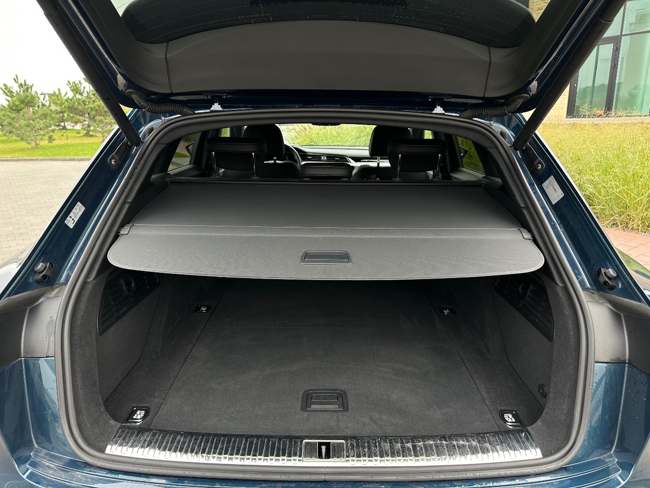 Audi e-tron - фото 15