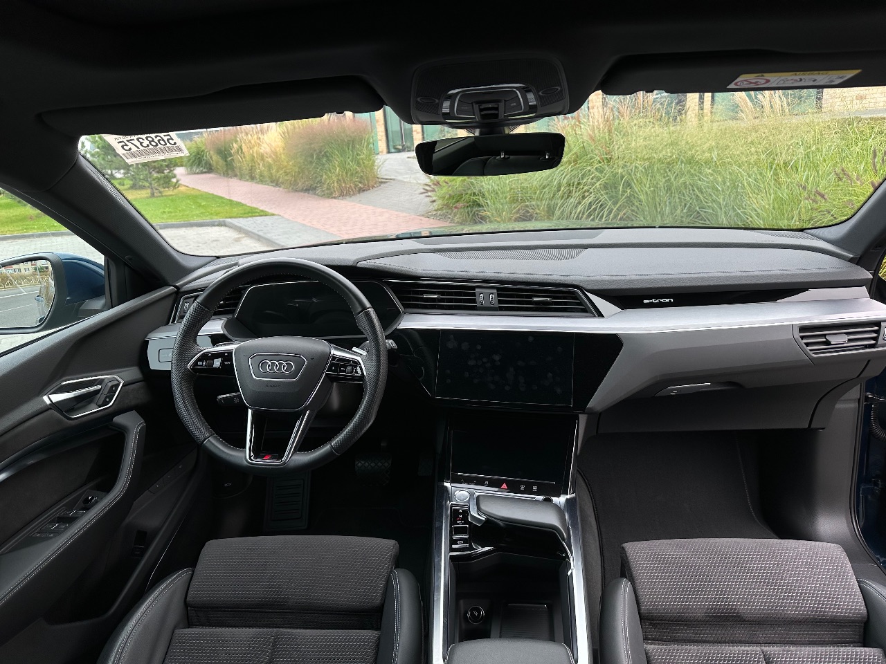 Audi e-tron - фото 17