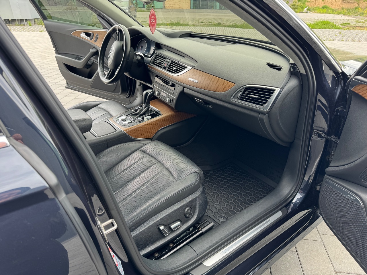 Audi A6 - фото 20