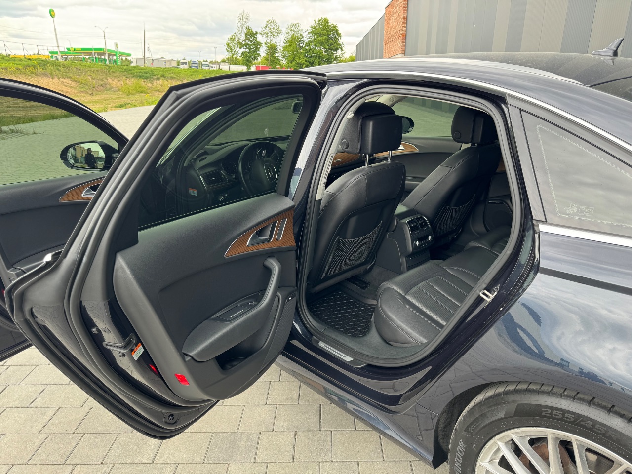 Audi A6 - фото 13