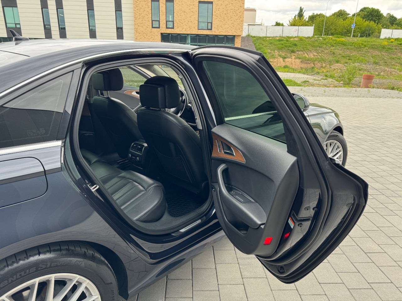 Audi A6 - фото 19