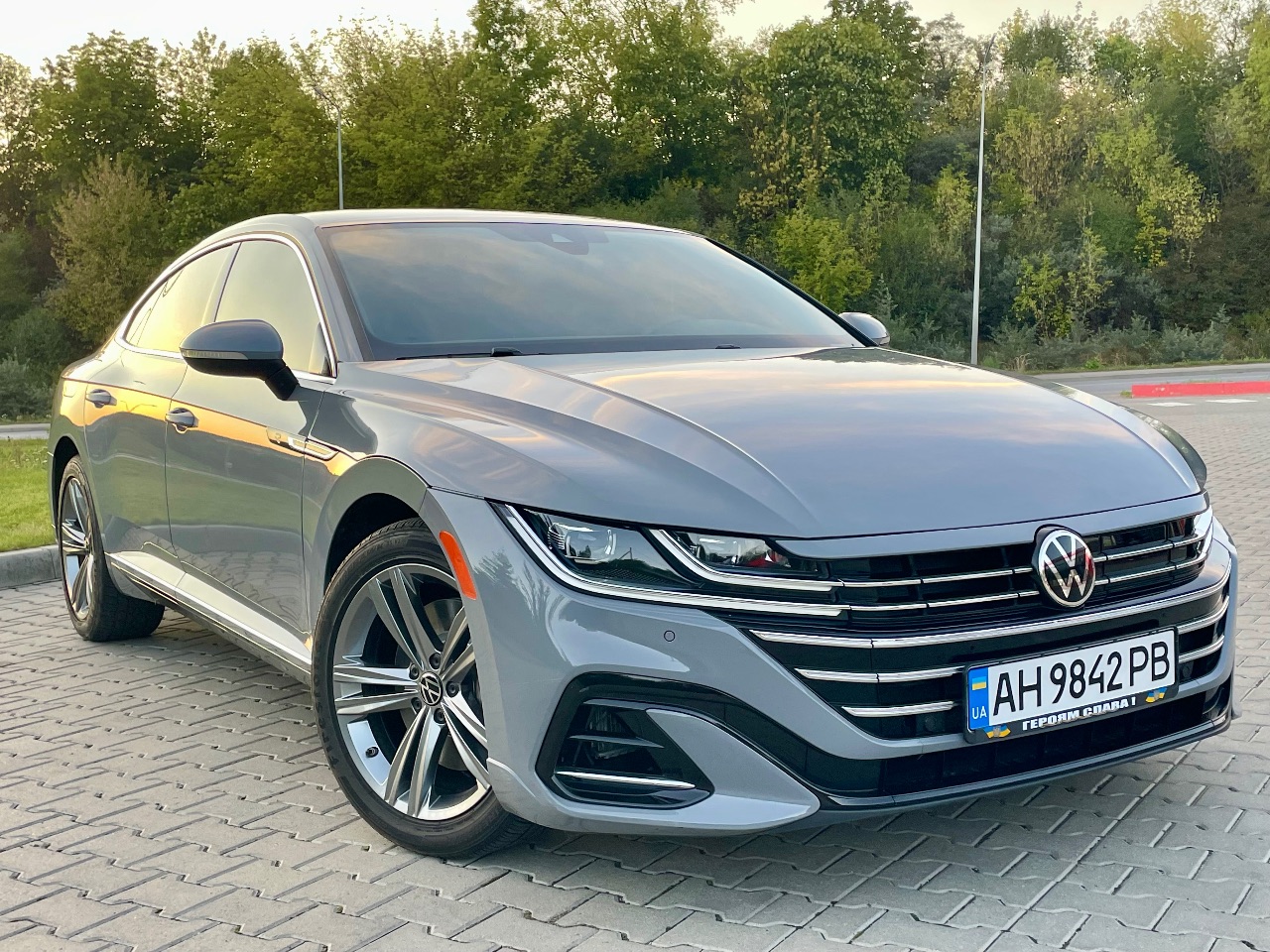 Volkswagen Arteon R - фото 1