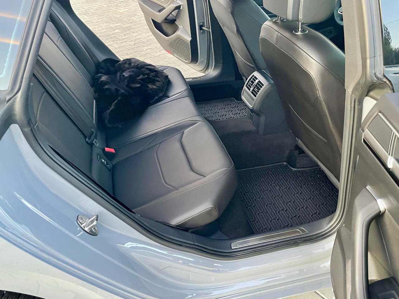 Volkswagen Arteon R - фото 60