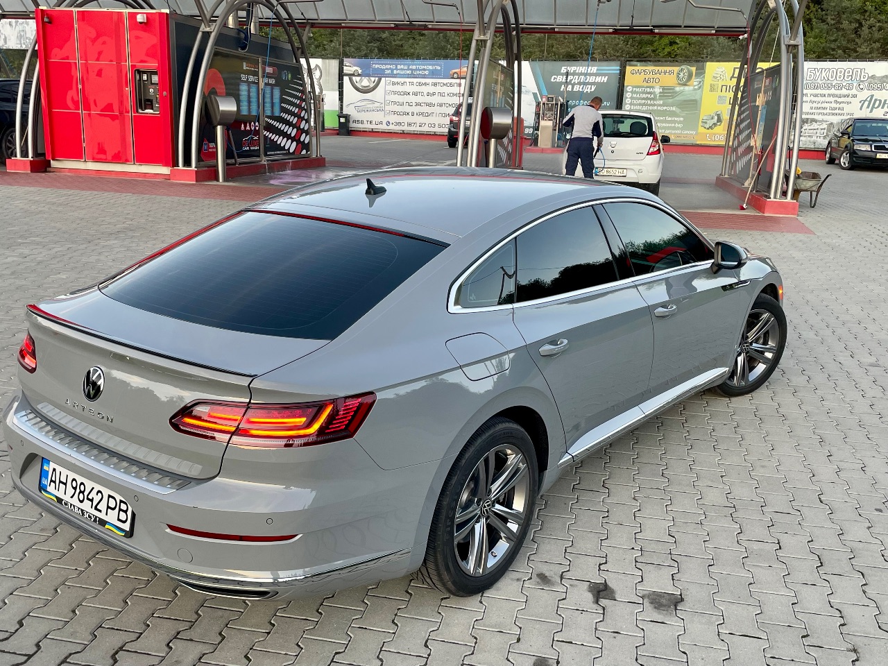 Volkswagen Arteon R - фото 12