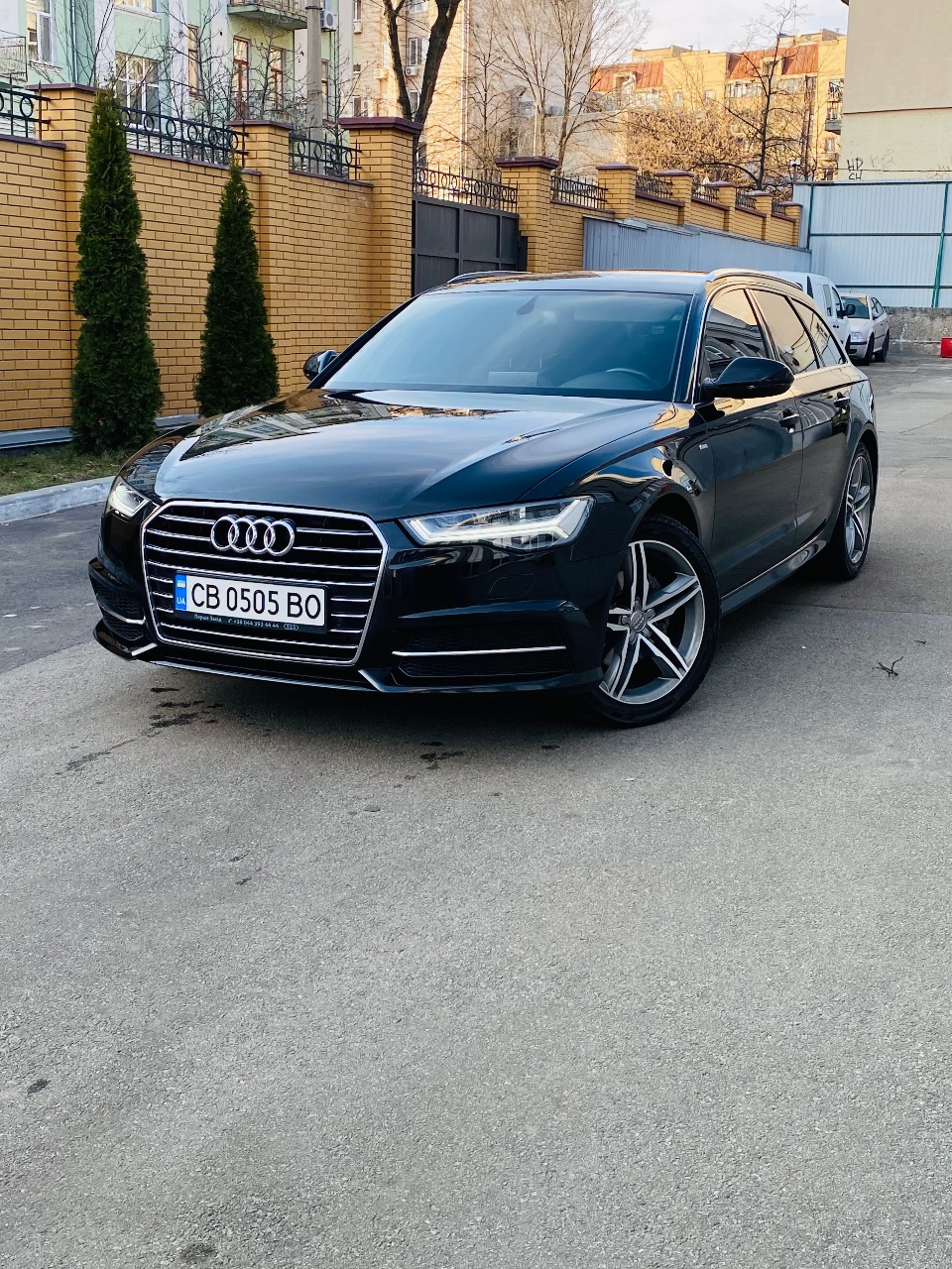 Audi A6 - фото 1