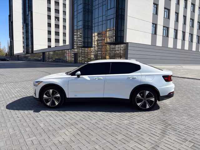 Polestar 2 - фото 2