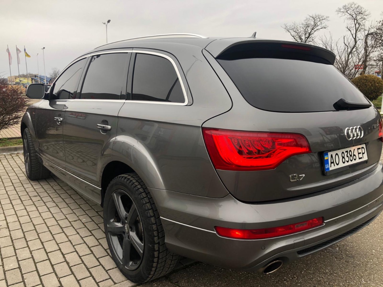 Audi Q7 - фото 15