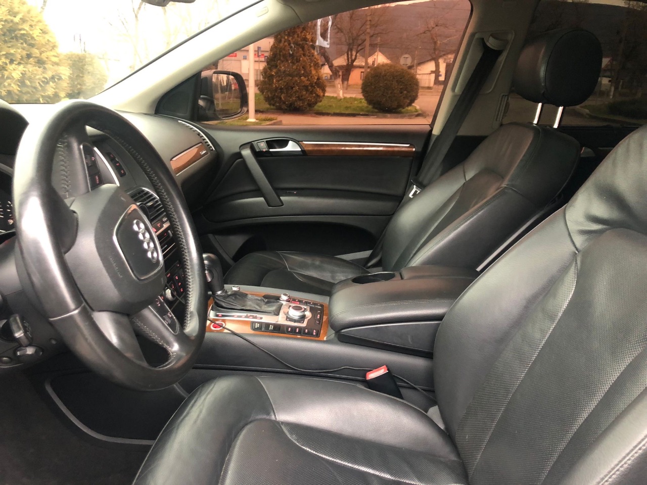 Audi Q7 - фото 4