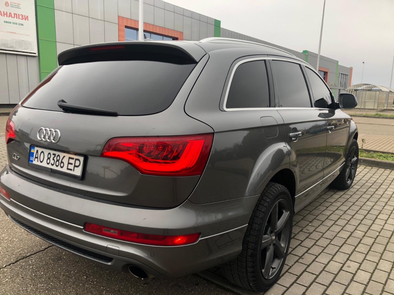 Audi Q7 - фото 14