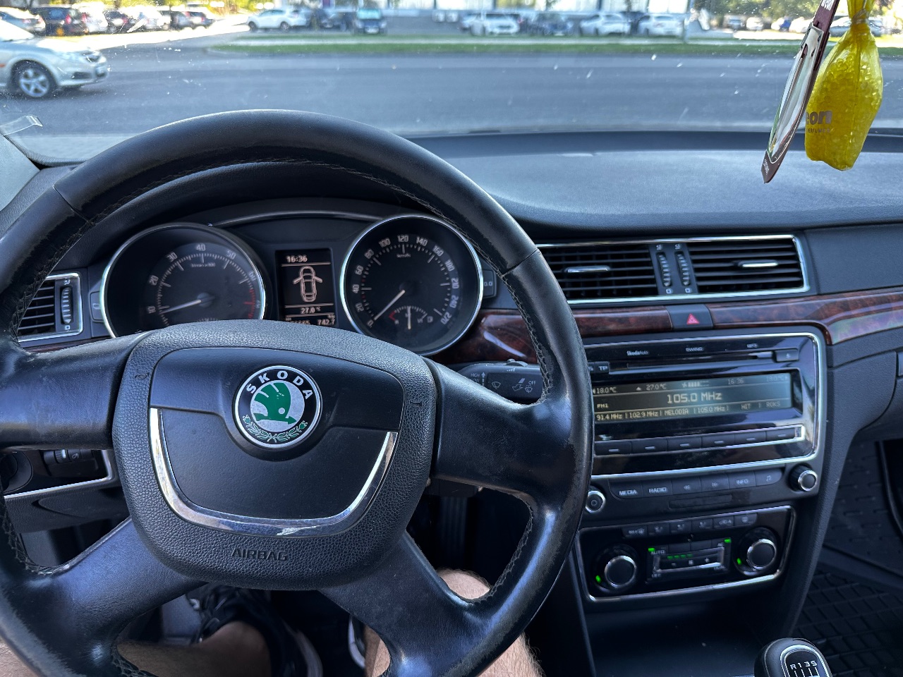 Skoda Superb - фото 11