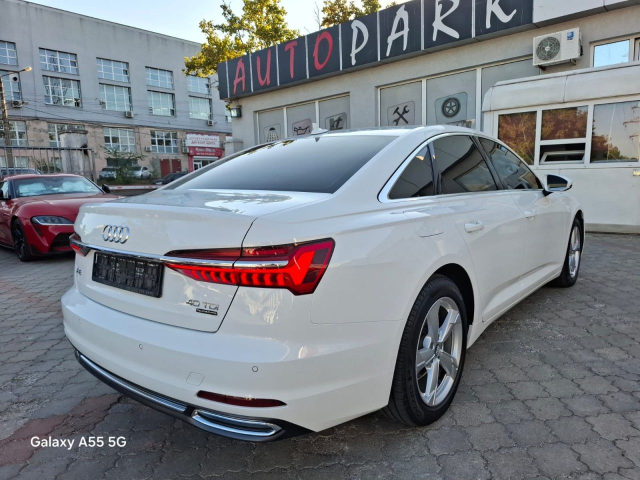 Audi A6 - фото 9