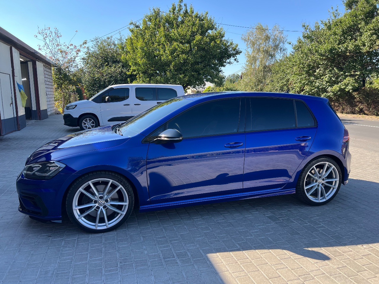 Volkswagen Golf R - фото 3
