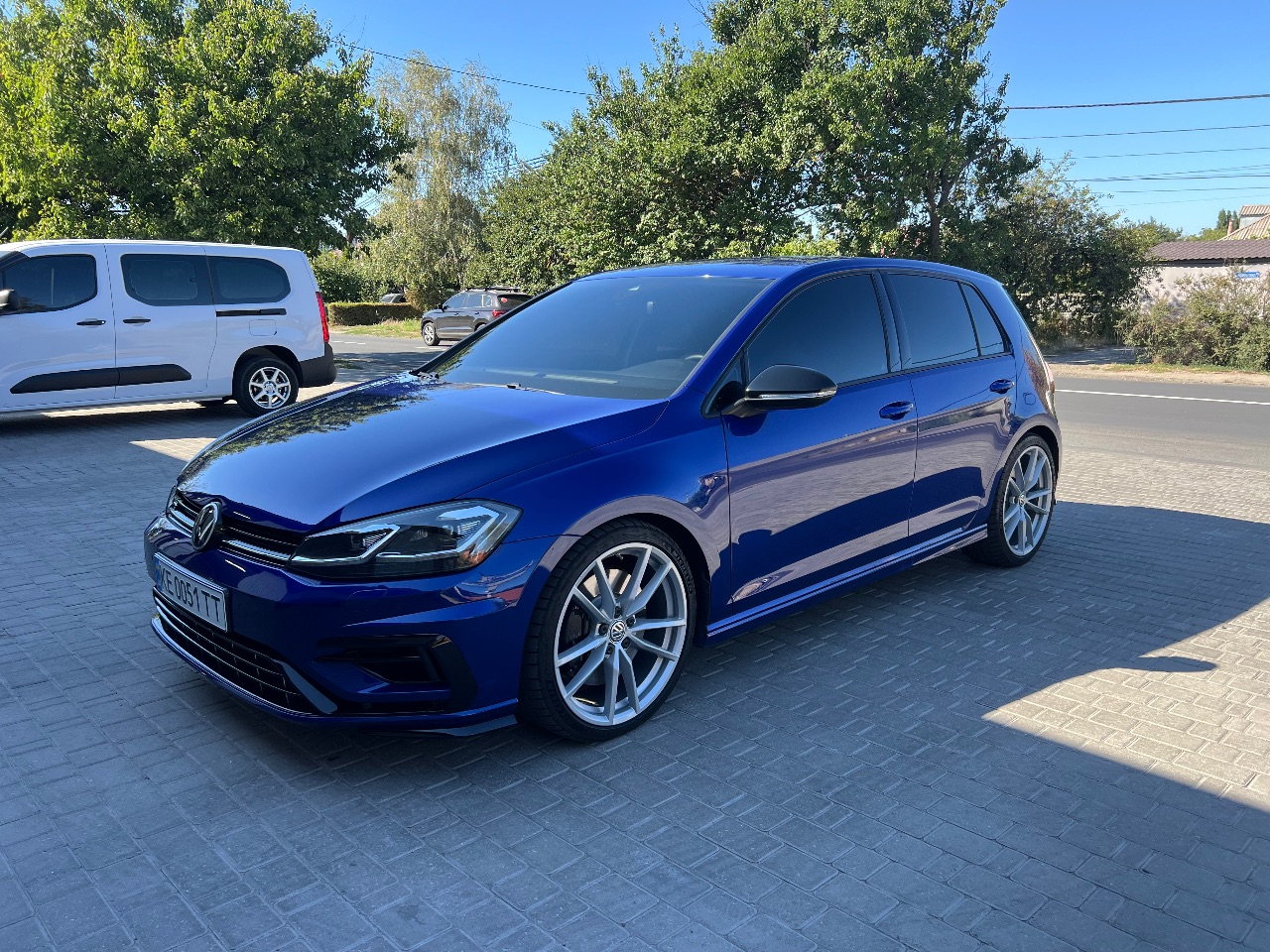 Volkswagen Golf R - фото 1