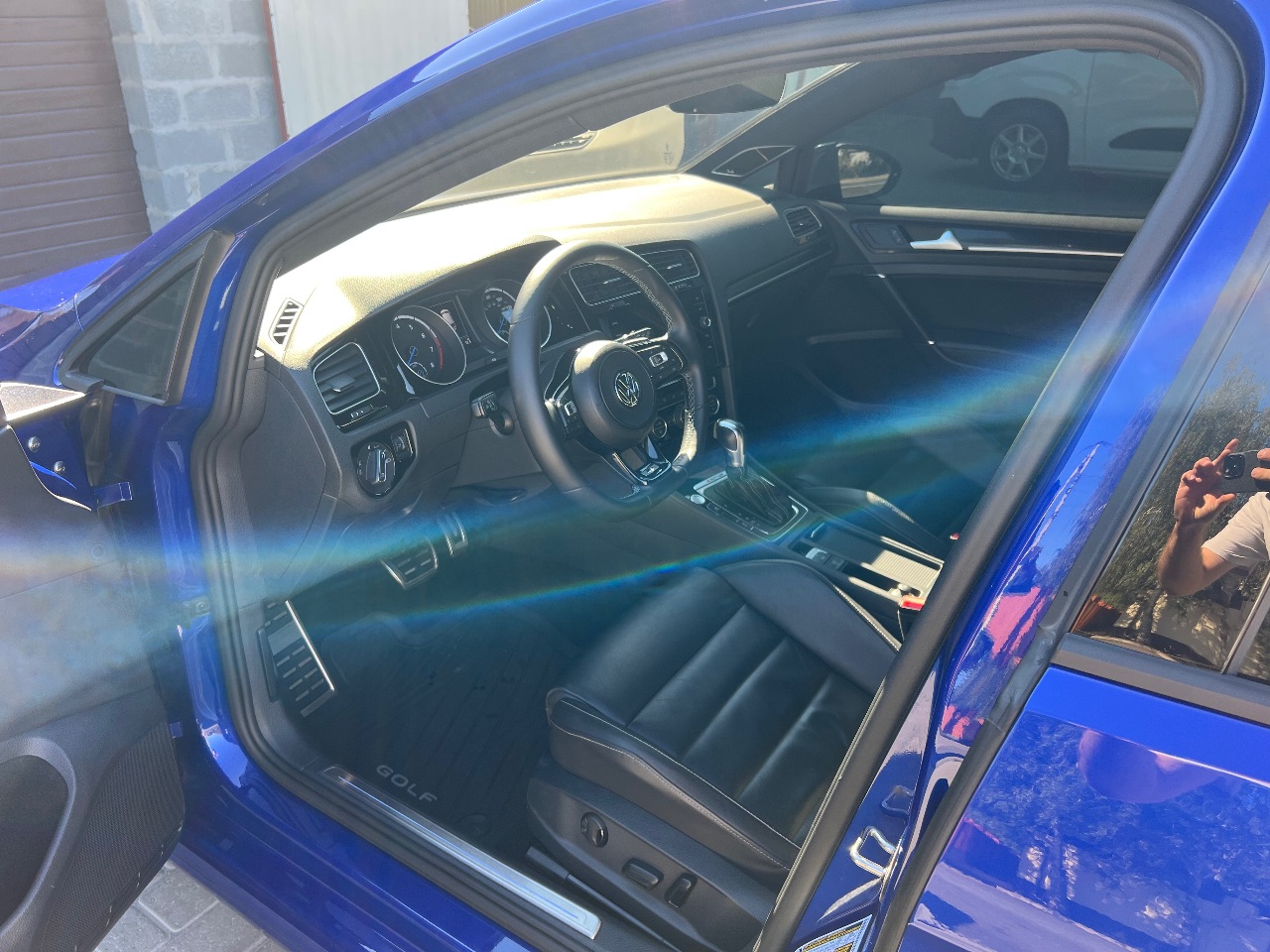 Volkswagen Golf R - фото 8