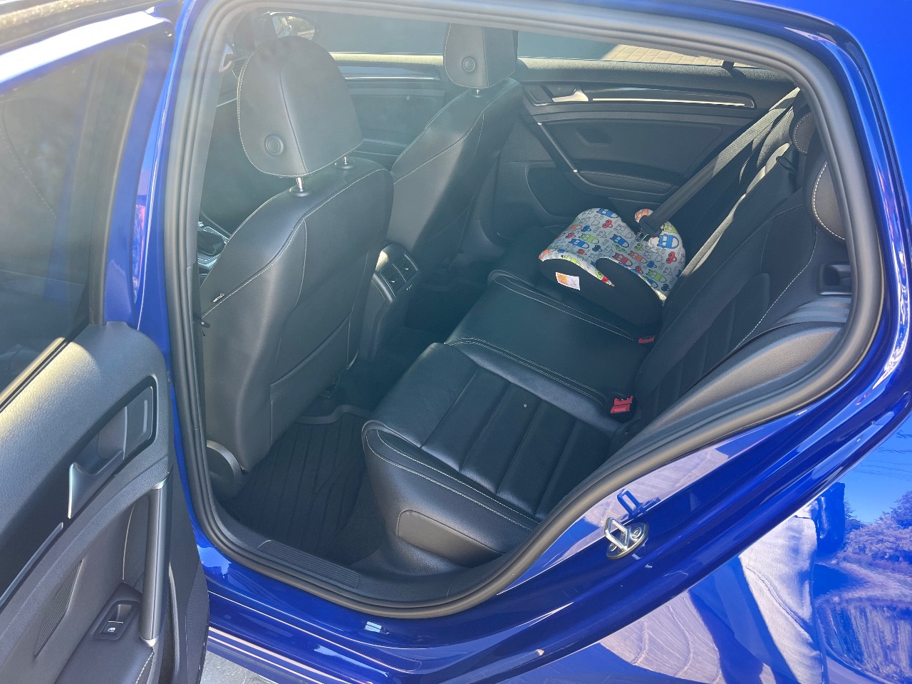 Volkswagen Golf R - фото 9