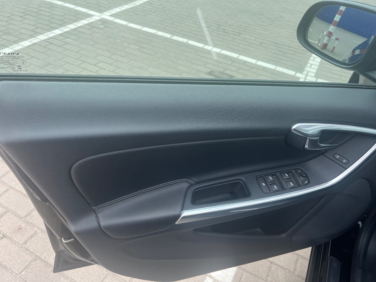 Volvo V60 - фото 10