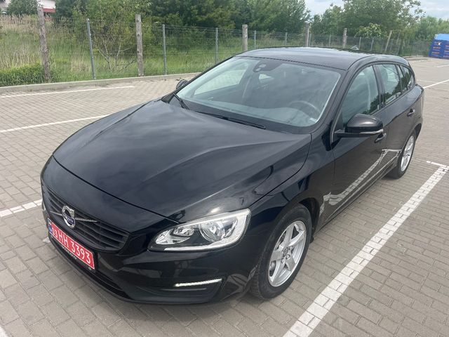 Volvo V60 - фото 2