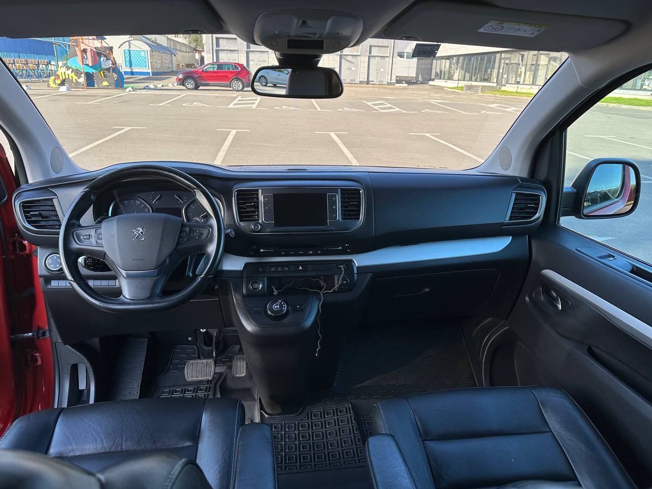 Peugeot Traveller - фото 7