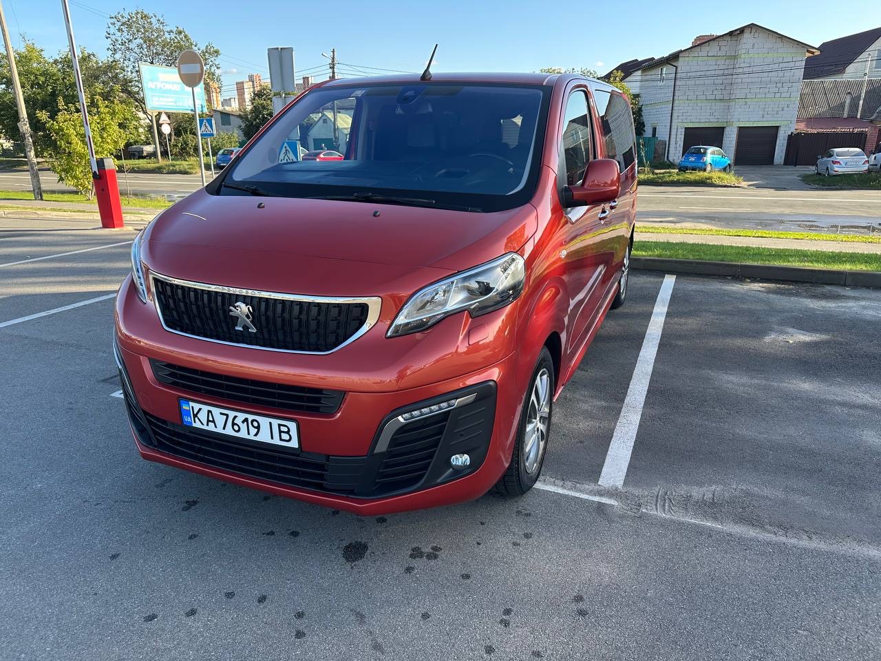 Peugeot Traveller - фото 2