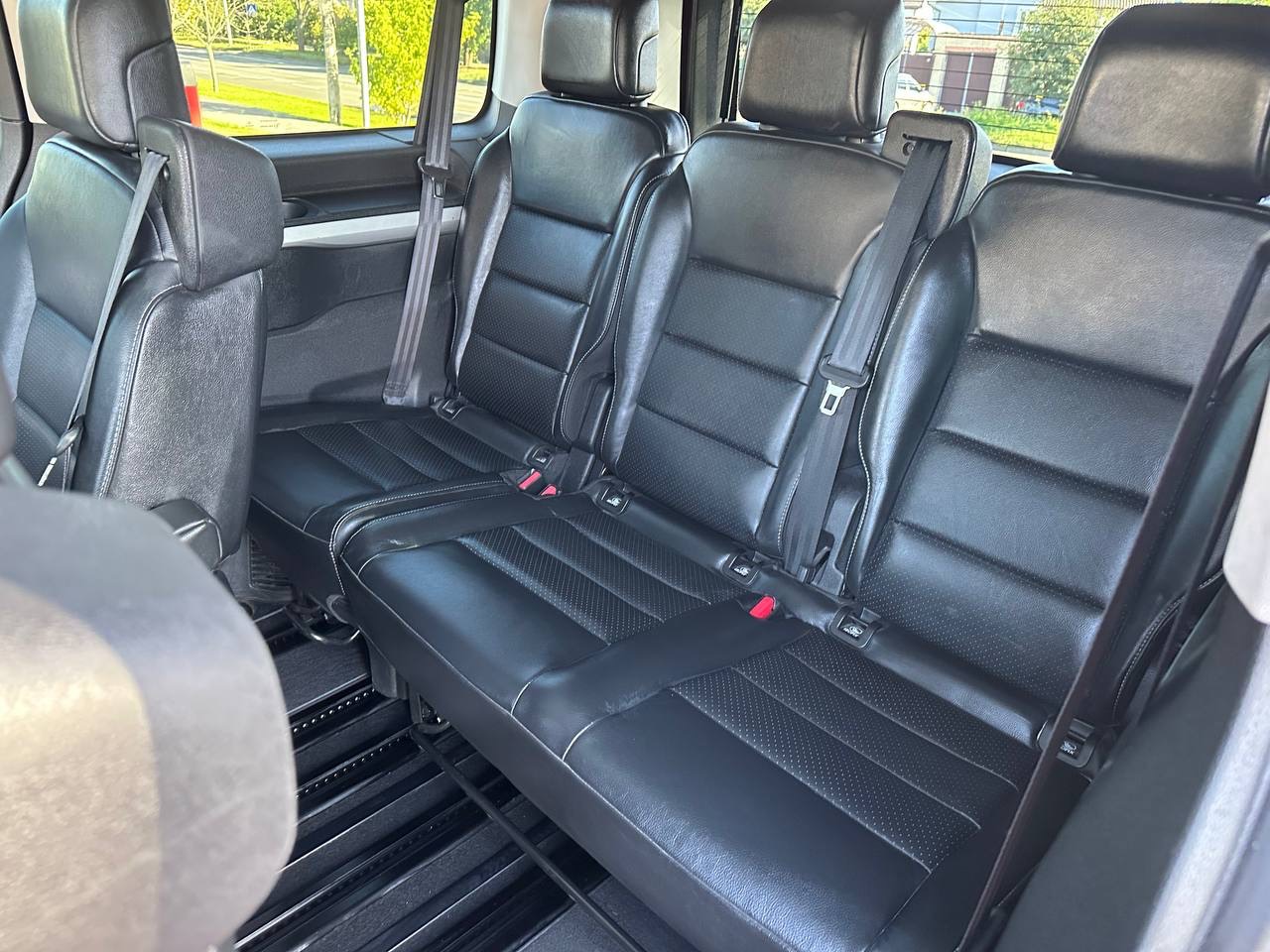 Peugeot Traveller - фото 9