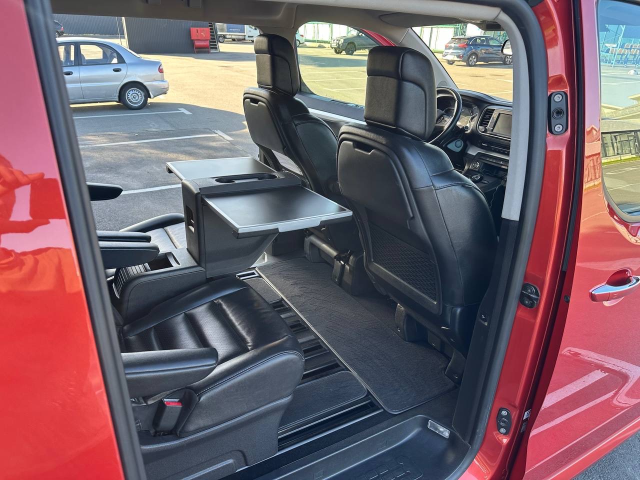 Peugeot Traveller - фото 14