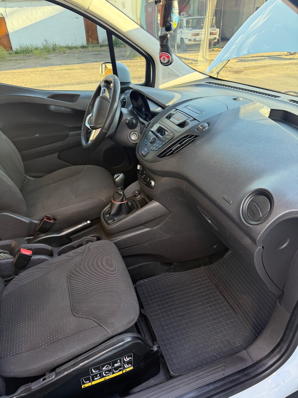 Ford Transit Connect - фото 29