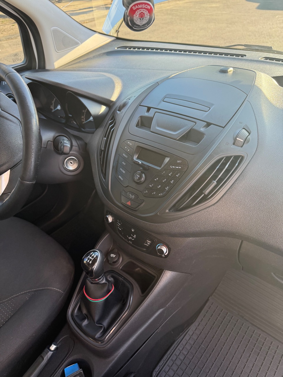 Ford Transit Connect - фото 28